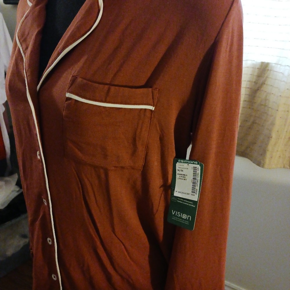 Michael Simon Brown and White Knit Sleeping Ware with Structured Design